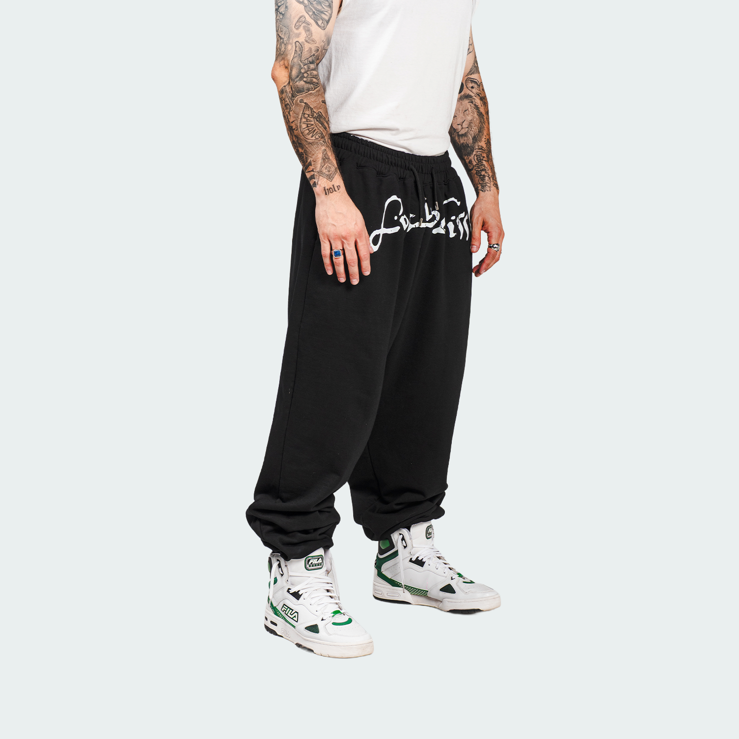 Baggy pants logo en medio