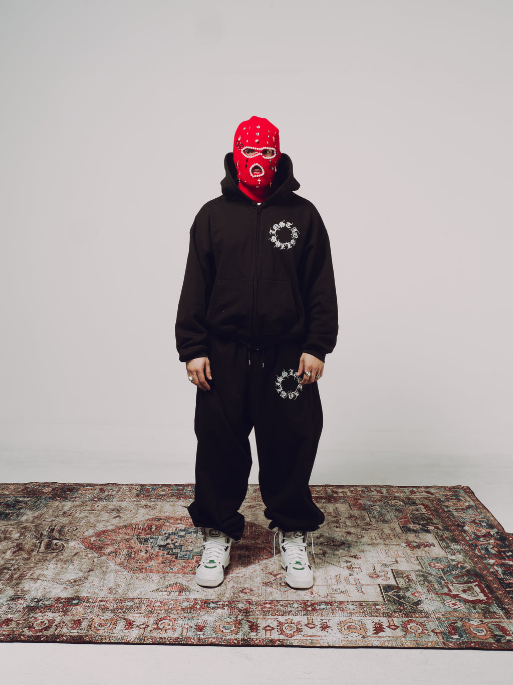 Baggy pants  texto en circulo