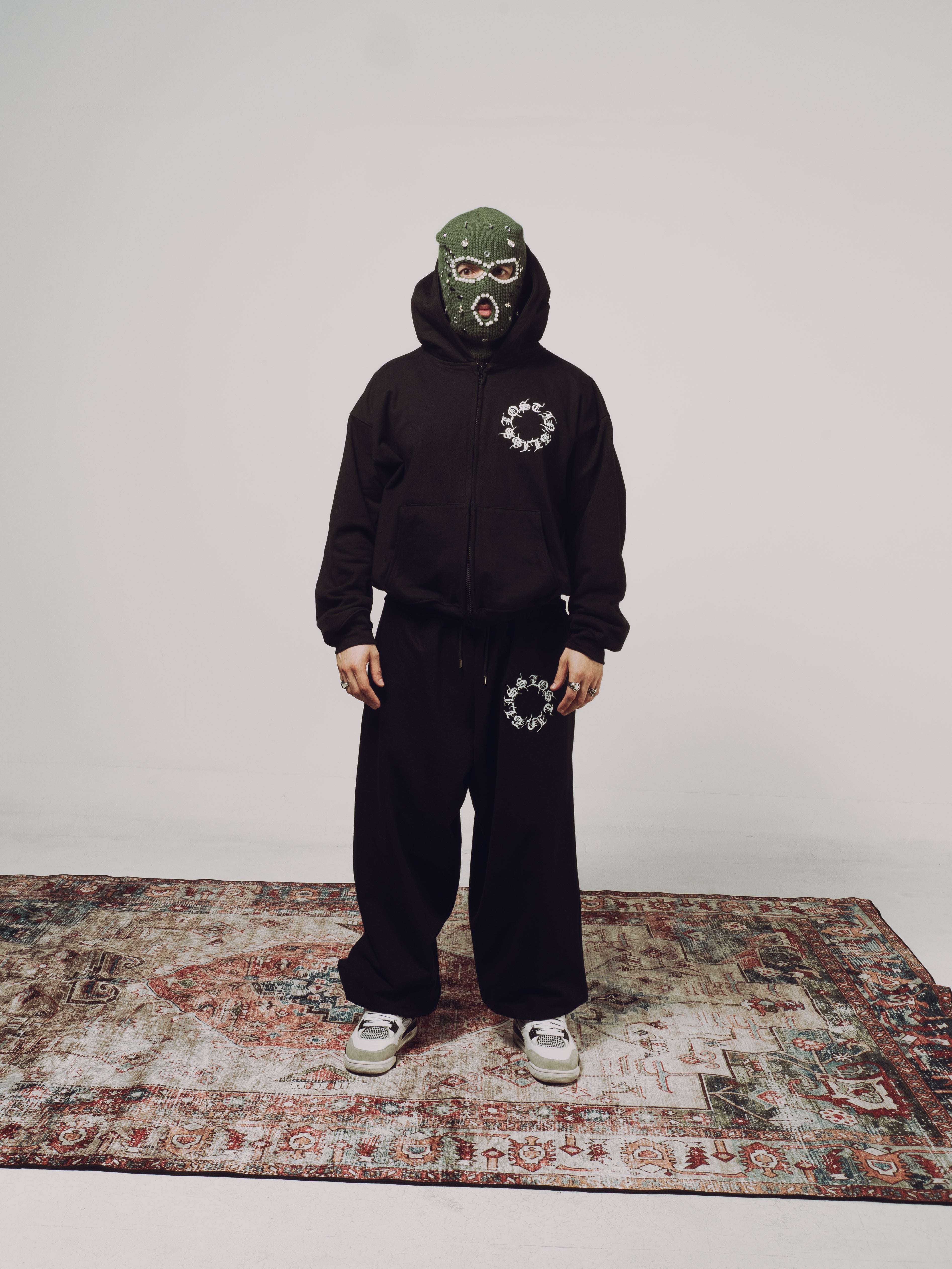 Baggy pants  texto en circulo